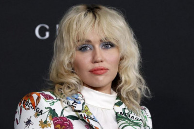 Miley Cyrus reagál a Wisconsini iskola döntésére, ahol betiltották Rainbowland című dalát